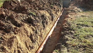 Копка траншей для водопровода в Мариинске: цена за метр от 931 руб.